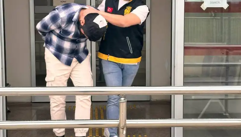 Tartışma Sonucu Ağabeyini Öldüren Genç, Olayı Anlattı: "Kafama Şişeyle Vurdu"
