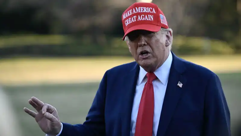 Trump, Ukrayna'yı Savunarak ABD’yi Savaştan Korumakla Övündü