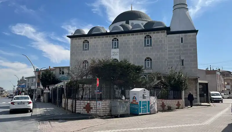 Cami Tuvaletinde Bulunan Ceset, Gizemli Olayı Şifreliyor