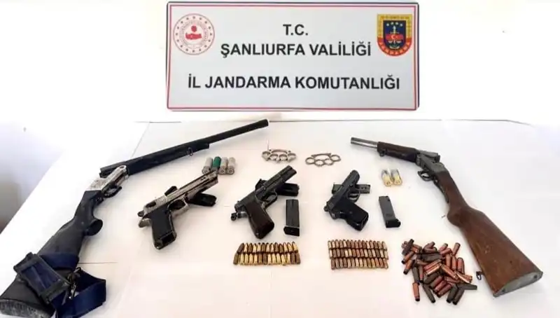 Şanlıurfa'da Ruhsatsız Silah Operasyonu: Gözaltılar ve Tutuklamalar Yaşandı