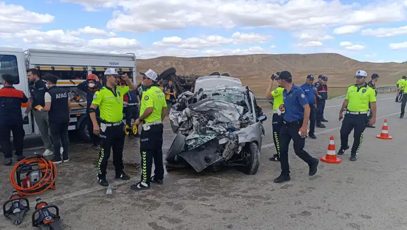 Yozgat’ta Meydana Gelen Feci Kazada 3 Kişi Hayatını Kaybetti, 2 Yaralı!