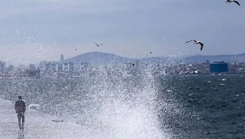 Yarın Ülke Genelinde Kuvvetli Rüzgar ve Sağanak Yağış Bekleniyor