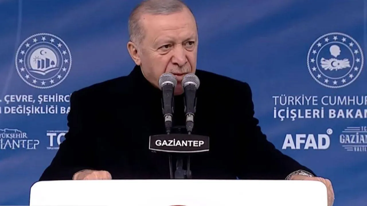 Cumhurbaşkanı Erdoğan’dan Muhalefete Sert Tepki: “Otobüs Seferlerini Bile Doğru İşletemiyorlar”