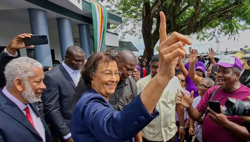 Surinam'da Tarihi An: Ülkenin İlk Kadın Devlet Başkanı Seçildi