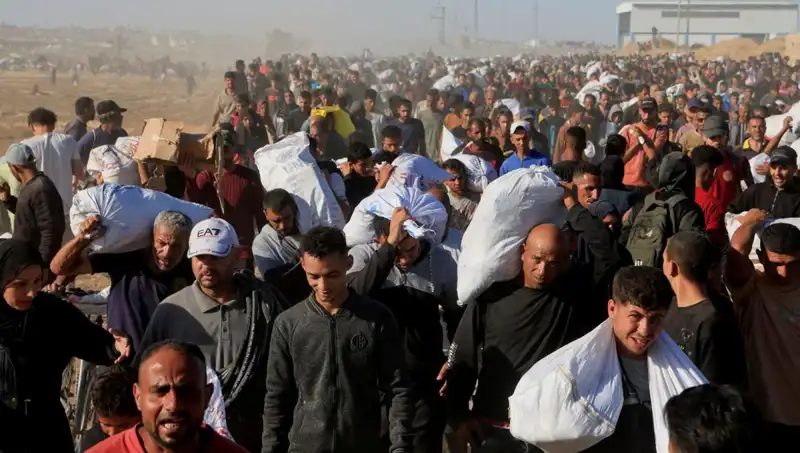 İsrail Ordusu Han Yunus'u Kuşatıyor: Yeni Strateji ve 15 Kilometrelik Koridor