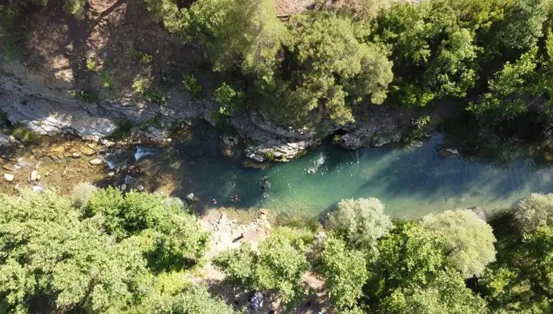 Adana'da Sıcak Havalara Rağmen Yaylacılar Doğal Sularla Ferahlıyor