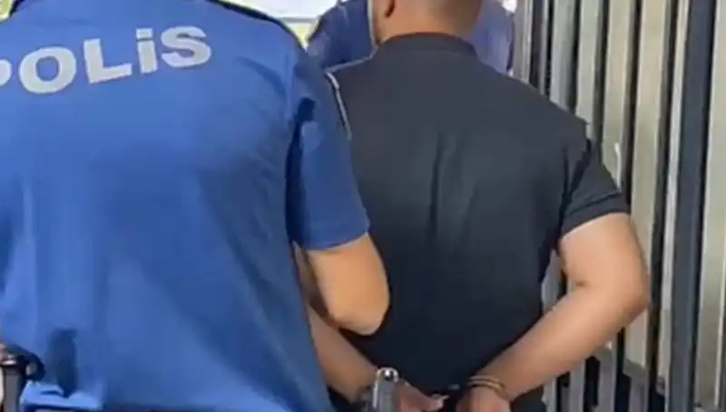 İzmir’de Polise Saldıran Şahıs Cezasını Çekmek Üzere Tutuklandı
