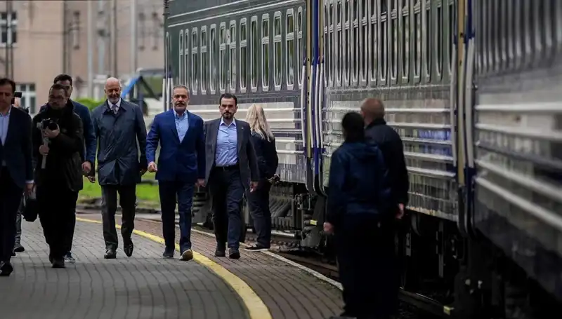 Dışişleri Bakanı Fidan'dan Ukrayna'ya Önemli Ziyaret: İşbirliği Vurgusu