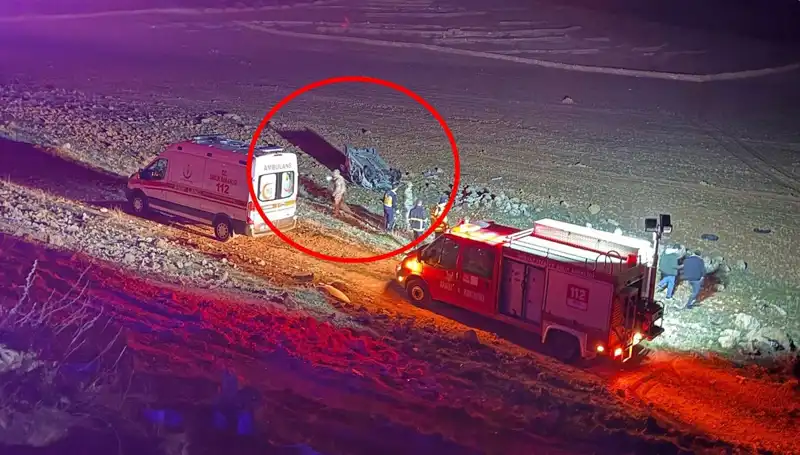 Otomobil Şarampole Devrildi: Araçtan Fırlayan 2 Kişinin Acı Kayıpları