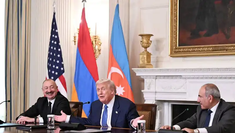 Aliyev'den Ermenistan'a Anayasa Çağrısı: Zaman Kaybetmeye Hızla Son Verin