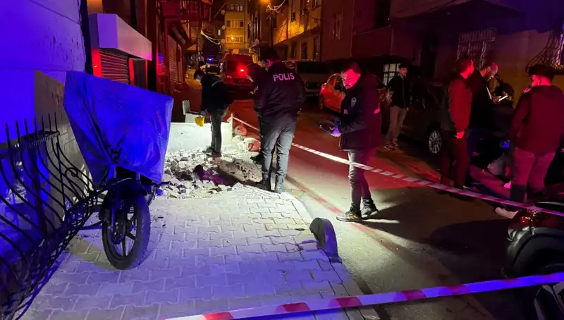 Küçükçekmece'de Plakasız Motosikletle Saldırı: Olayın Ardındaki Gizem