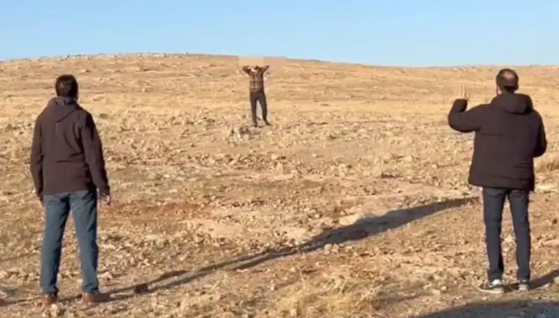 Jandarma ve MİT'ten ortak operasyon: Teröristin teslim olması ülkeyi sarstı