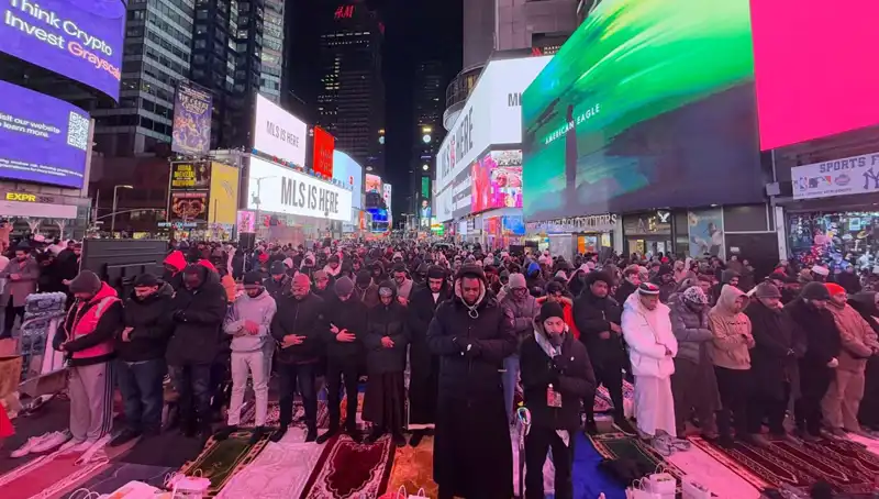 New York Times Meydanı’nda Tarihi Teravih Namazı: Bir İlham Kaynağı