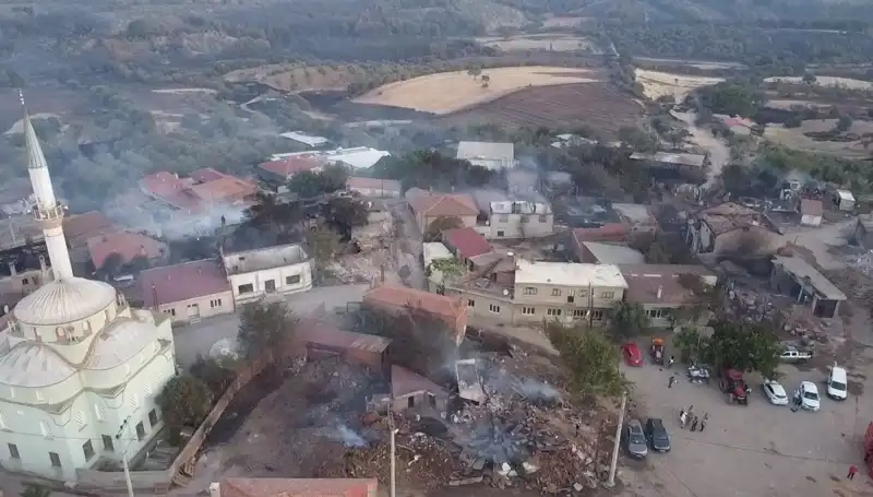 Çanakkale'deki Orman Yangını: Havadan Eşsiz Görüntülerle Son Durum