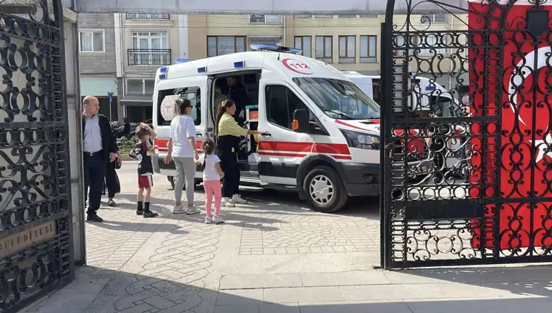 Eskişehir'de Sahipsiz Köpek Panik Yarattı: İki Çocuğa Saldırdı