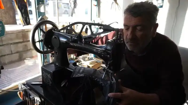 Yarım Yüzyıldır Zamanla Yarışan Usta: Tüketim Kültürüne Direniş