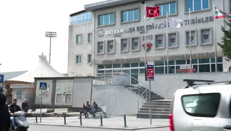 Arda Turan Spor Kompleksi'nin Otoparkı Suyun Kurbanı Oldu: Neler Yaşandı?