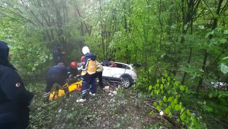 Direksiyon Hakimiyetini Kaybeden Araç, Ormana Uçtu: Korkunç Kaza Detaylandı
