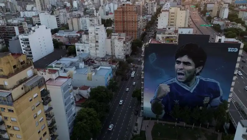 Maradona'nın Ölümündeki Gizem: 7 Sağlık Çalışanı Suçlanıyor