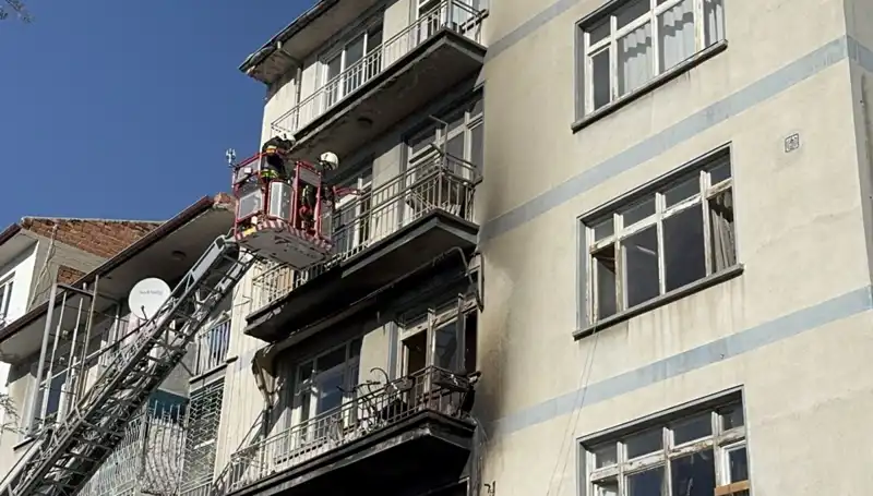 Konya'da 4 Katlı Binada Trajik Yangın: İki Çocuk Hayatını Kaybetti