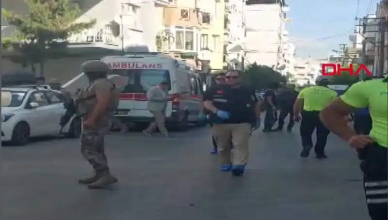 İzmir'de Karakola Yapılan Silahlı Saldırıda İki Şehit ve Bir Yaralı