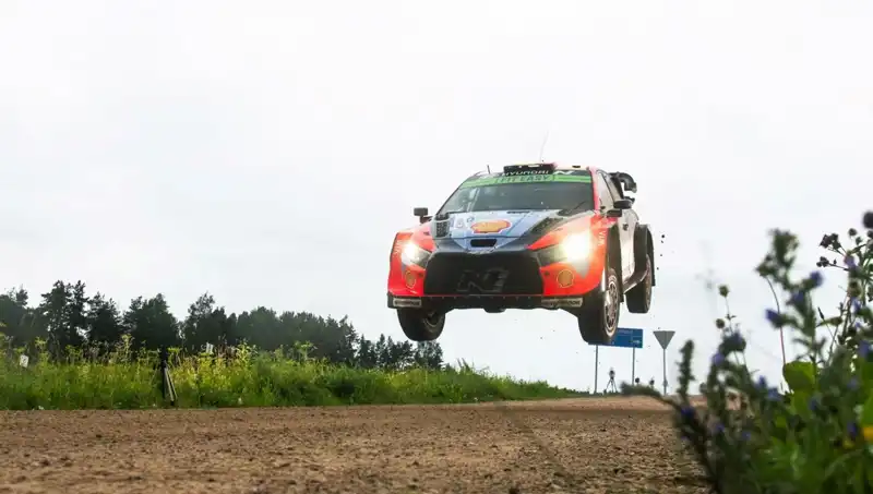 Otomobil Rallisinde Beklenmedik Facia: Hayatını Kaybeden İki Seyirci