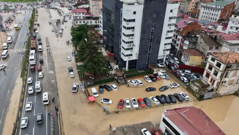 Trabzon'da Sel Felaketi: Kayıp Kişinin Akıbeti Belirsiz Kalıyor