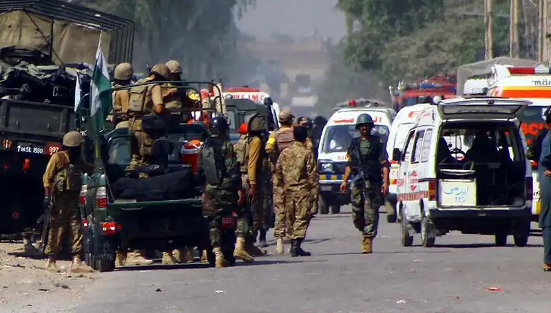 Pakistan’da Camiye Yapılan Bombalı Saldırı: 4 Yaralı