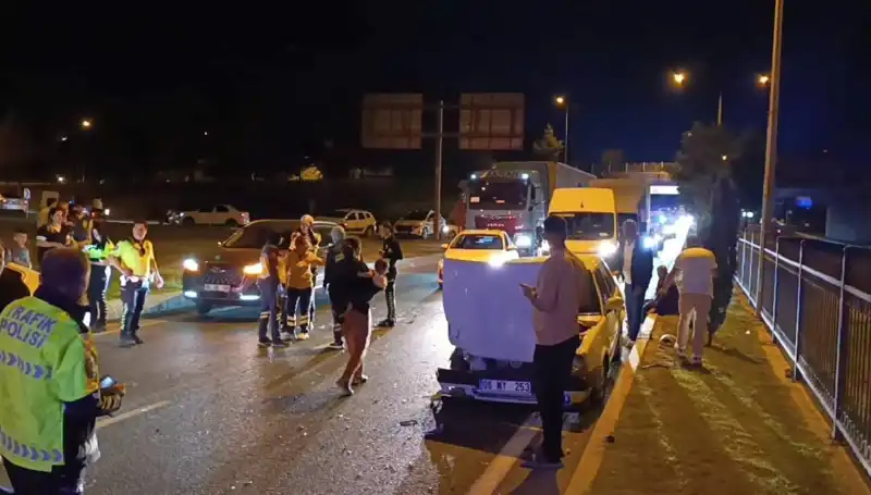 Otoyolda Cenaze Töreninden Dönerken Korkunç Kaza: İki Çocuk Yaralı