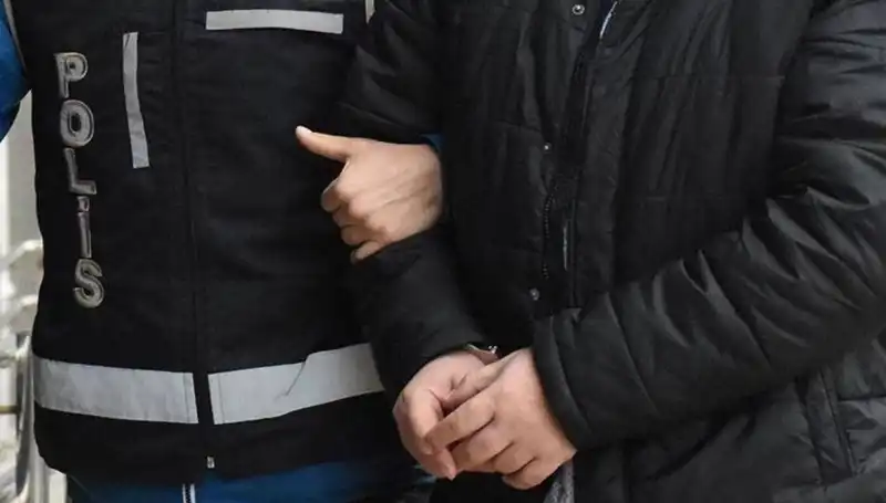 FETÖ Operasyonları: Emniyet ve TSK'da Kapsamlı Gözaltılar