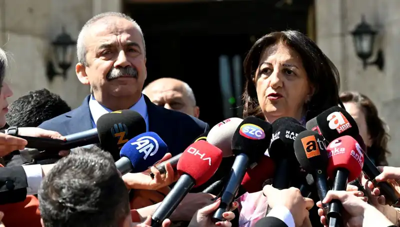 Ünlü Siyasi Figür Sırrı Süreyya Önder'in Hastalığı Hakkında Bilmedikleriniz