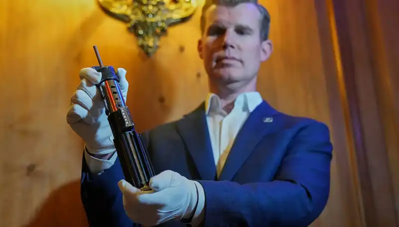 Darth Vader'ın Işın Kılıcı: 3.65 Milyon Dolara Satıldı!