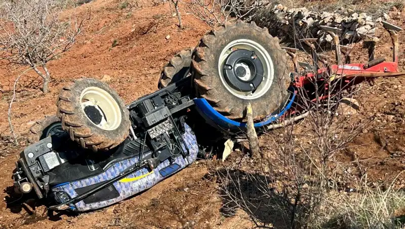 Siirt’te Traktör Devrildi: Sürücü Hayatını Kaybetti, Olayın Detayları Şok Etti