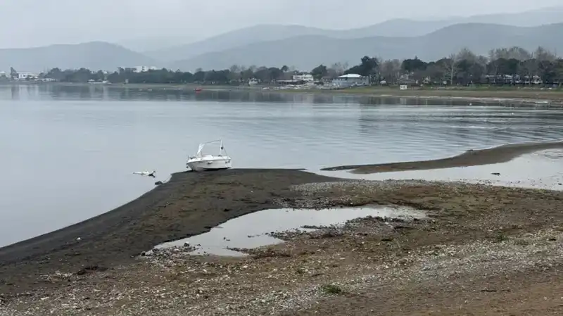 İznik Gölü'nde Kuraklık Alarmı: Yağışlar Yetersiz Kaldı
