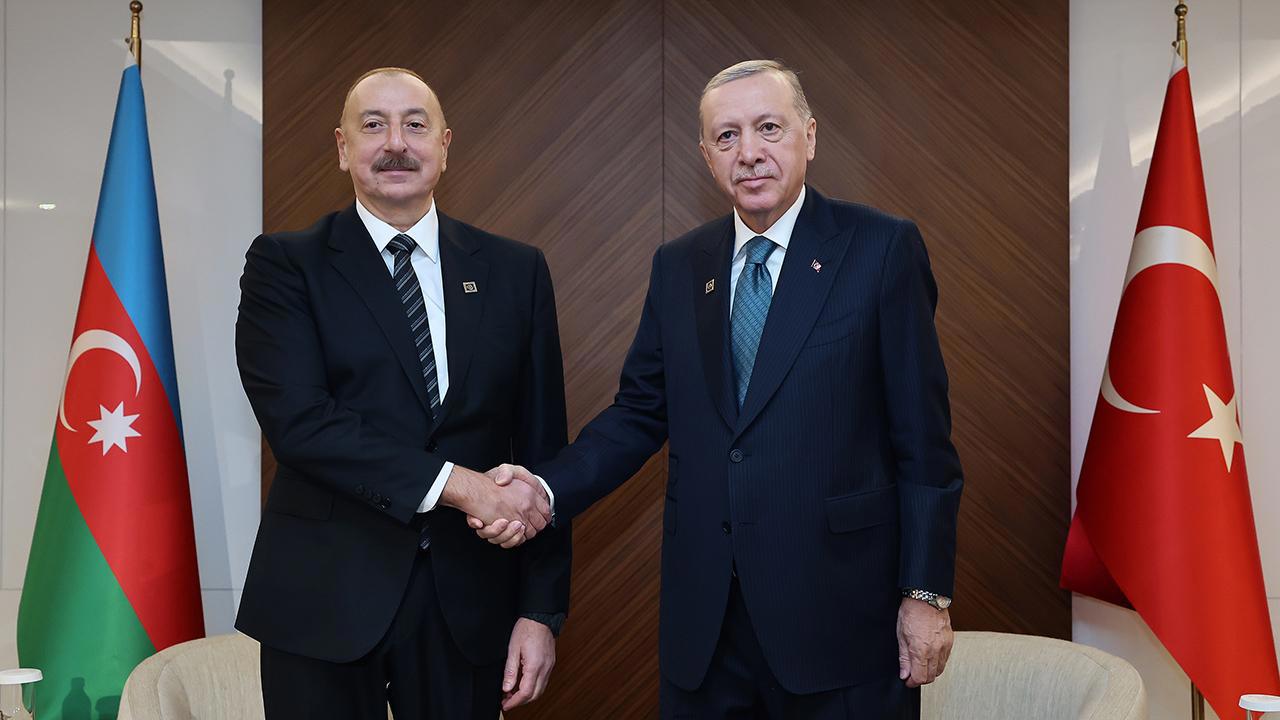Cumhurbaşkanı Erdoğan Aliyev ile Bir Araya Geldi
