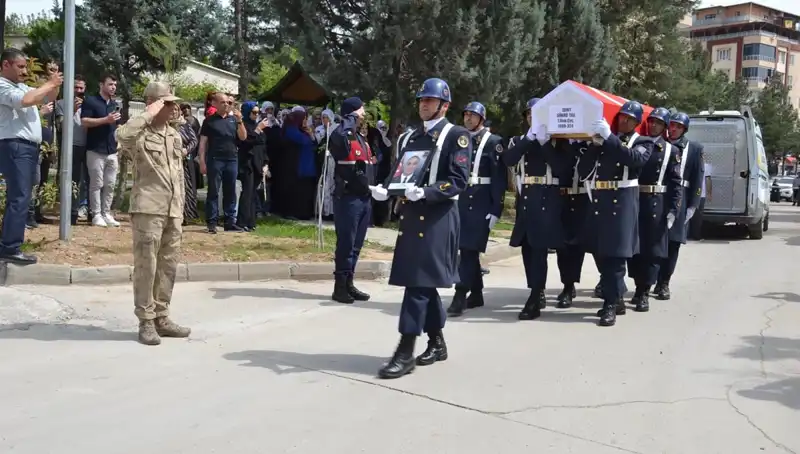 Şehit Gözyaşlarıyla Uğurlandı: Vatanseverliğin Duygusal Tablosu