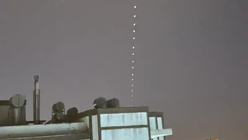 Adana'da Starlink Uyduları Gökyüzünü Aydınlattı: Bölge Halkı Büyülendi