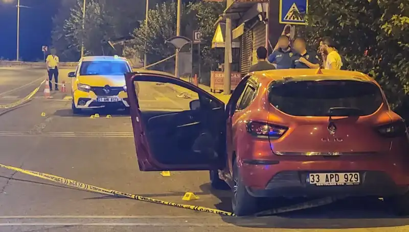 İstanbul'da Silahlı Saldırı: İki Kişi Hayatını Kaybetti, Beş Yaralı Var