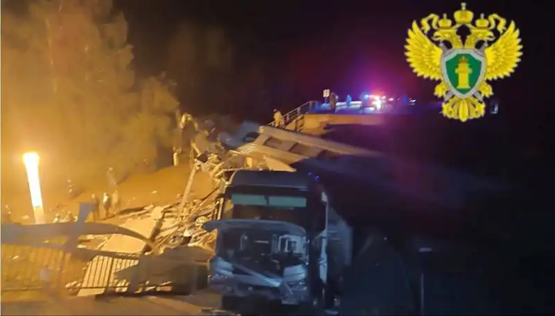 Rusya'da İki Köprünün Çökmesi ve Tren Kazası: Yürek Parçalayan Detaylar