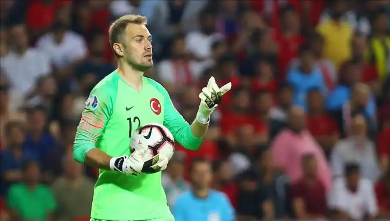 Mert Günok Futbolu Bırakacağı Yaşı Açıkladı: Hayranlarını Üzen Karar