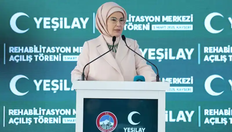 Emine Erdoğan: Gençlerin Bağımlılıkla Mücadelesi İçin Hayati Mesajlar