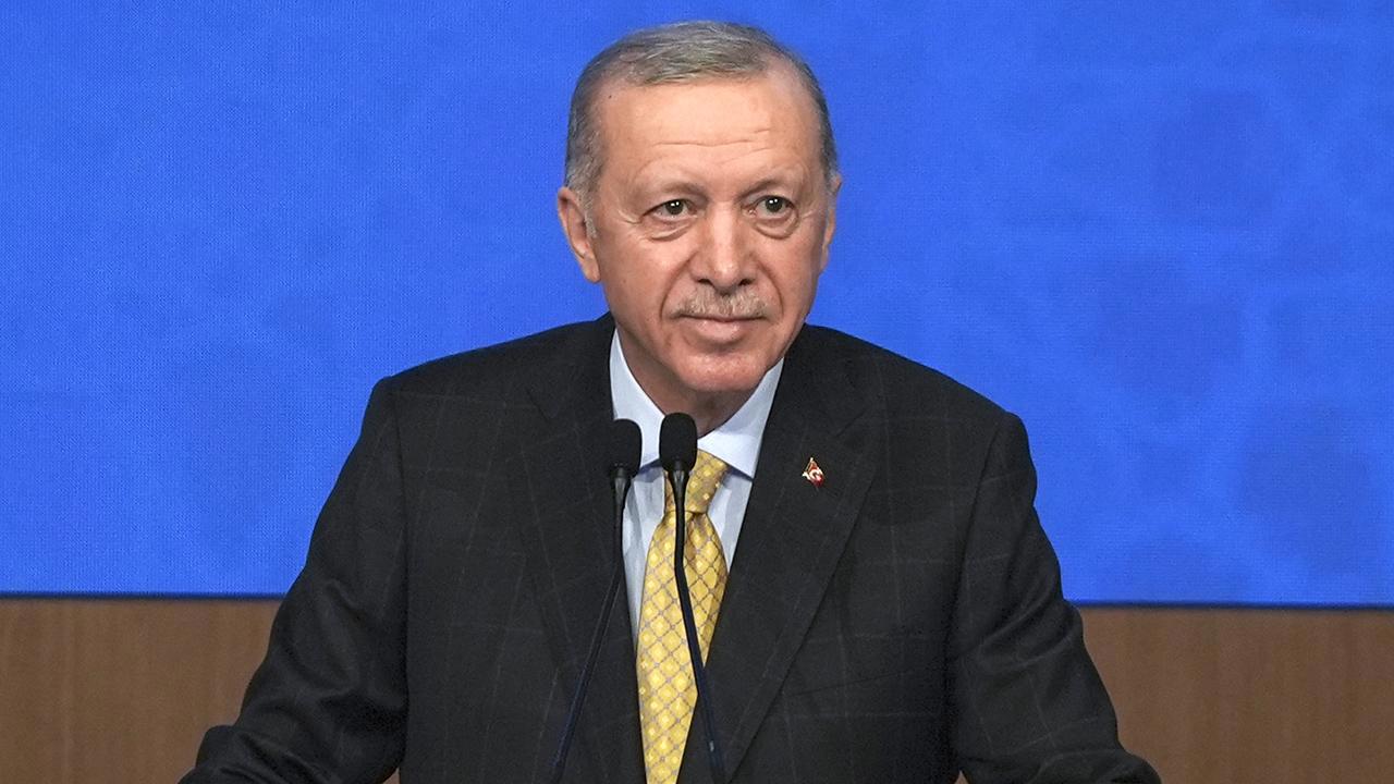 Cumhurbaşkanı Erdoğan'dan önemli açıklama: Deprem bölgesindeki konutlar hızla inşa ediliyor