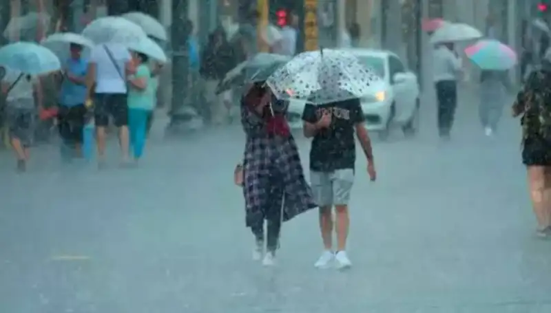 Meteoroloji'den Kritik Uyarılar: Rüzgar ve Sağanak İstanbul'u Etkisi Altına Alacak