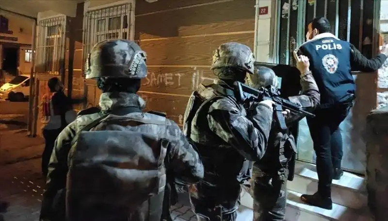 Adana'da Yoldaşlar Suç Örgütüne Büyük Darbe: 41 Tutuklama Gerçekleşti