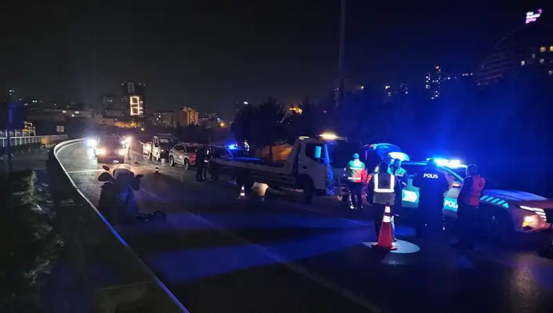 TEM Otoyolu’nda Şok Eden Kaza: Sürüklenen Kişi Hayatlarını Tehlikeye Attı
