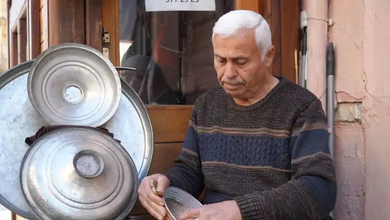 İş Dünyasında Tarihin Tozlu Sayfaları: Kaybolan Meslekler ve Gelecek